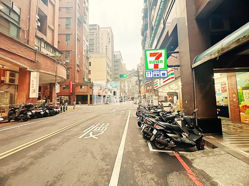 九揚天下2房車位房屋室內格局與周邊環境