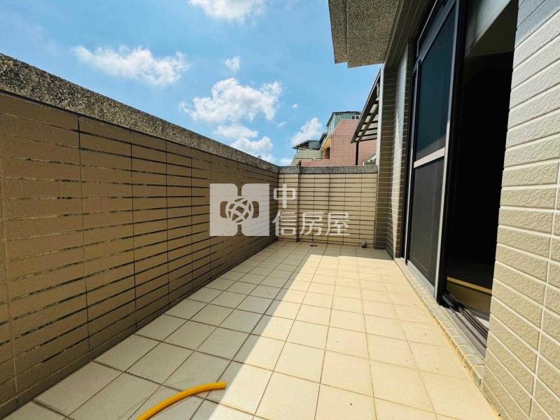 草漯重劃區前院停車美透天房屋室內格局與周邊環境