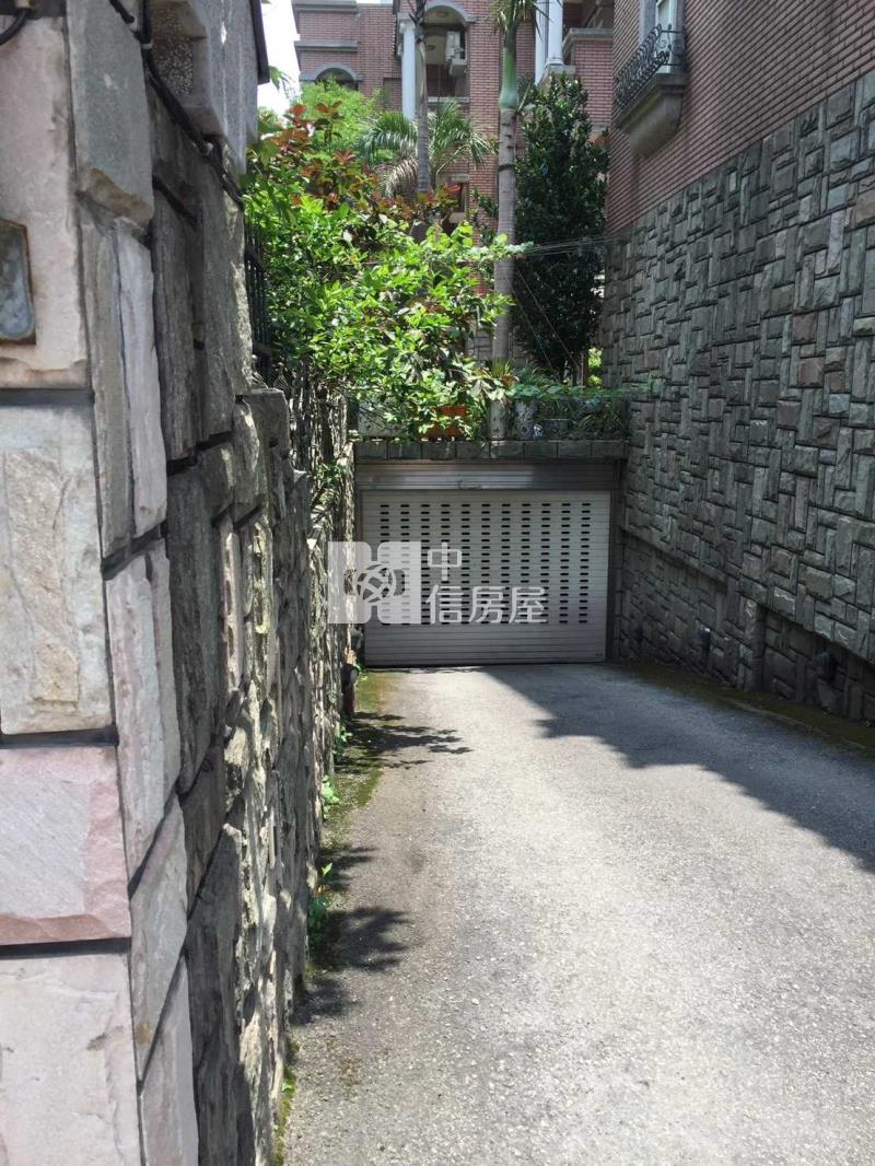 健行科大超大地坪優美別墅房屋室內格局與周邊環境