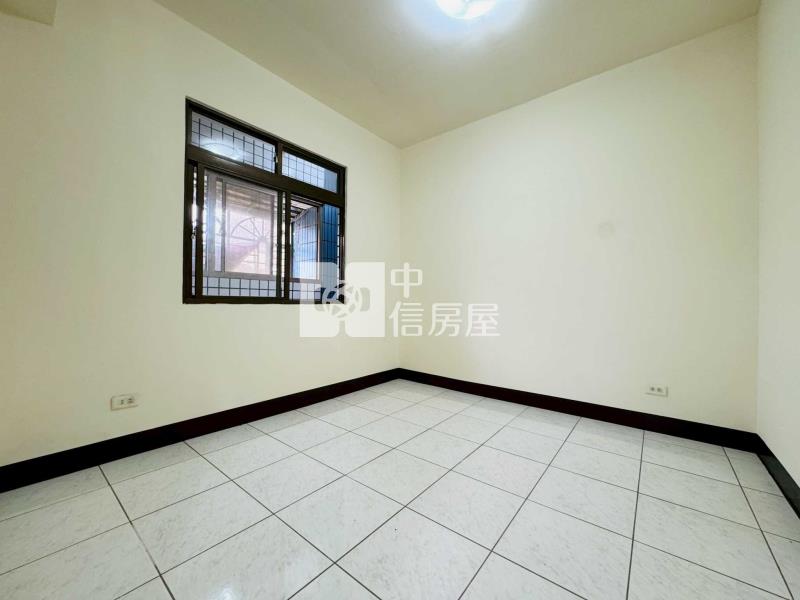 南崁市中心低公設大三房房屋室內格局與周邊環境