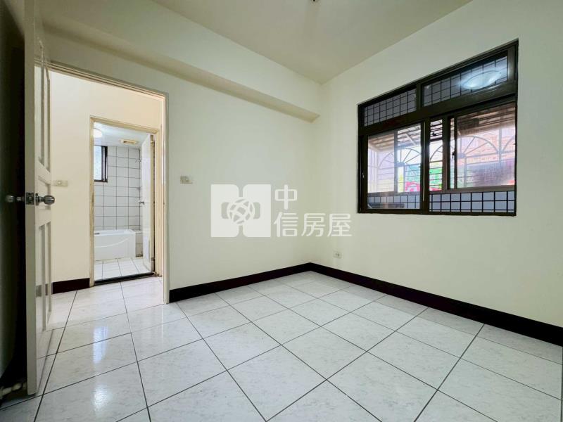 南崁市中心低公設大三房房屋室內格局與周邊環境