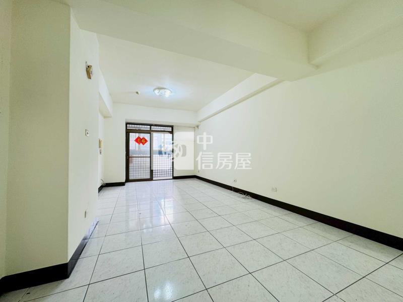 南崁市中心低公設大三房房屋室內格局與周邊環境