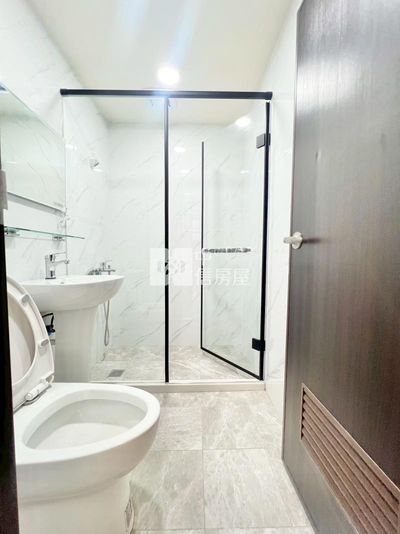 太原車站漂亮大三房房屋室內格局與周邊環境