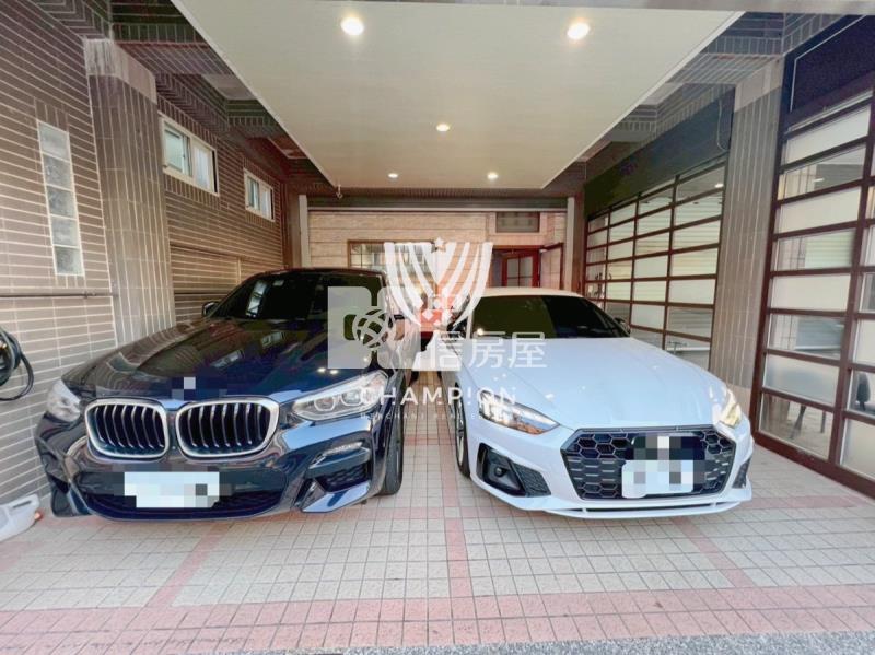 【冠軍】深美透天鄰路雙車庫店住房屋室內格局與周邊環境