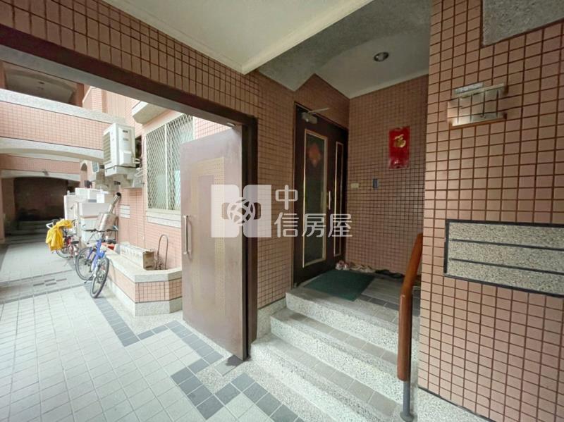 水湳大福新城四房休旅車位房屋室內格局與周邊環境