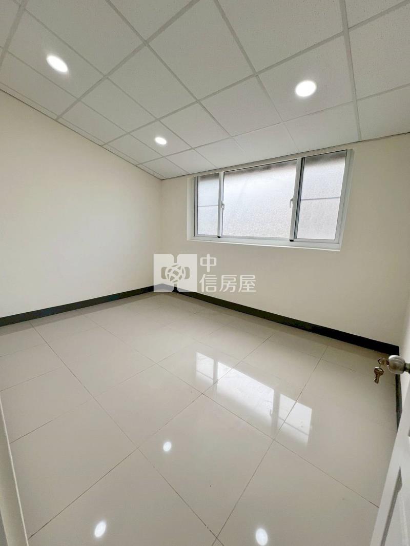 縣府公教文青現代風車墅房屋室內格局與周邊環境
