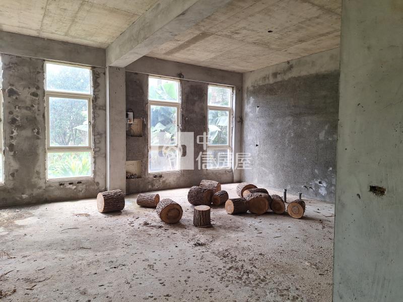 龍潭交流道毛胚農舍房屋室內格局與周邊環境