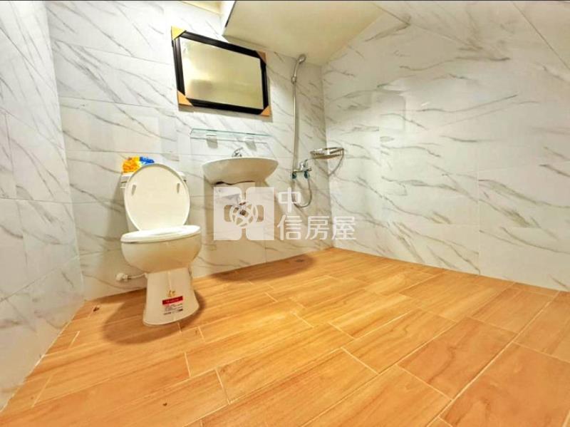 萬巒豬腳街全新大坪數前後雙車超優質孝親店住房屋室內格局與周邊環境