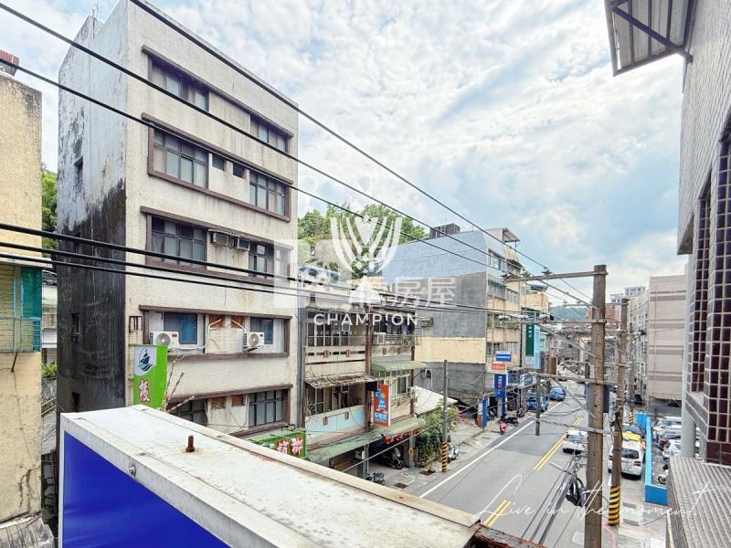【冠軍】二信中學黃金三樓房屋室內格局與周邊環境