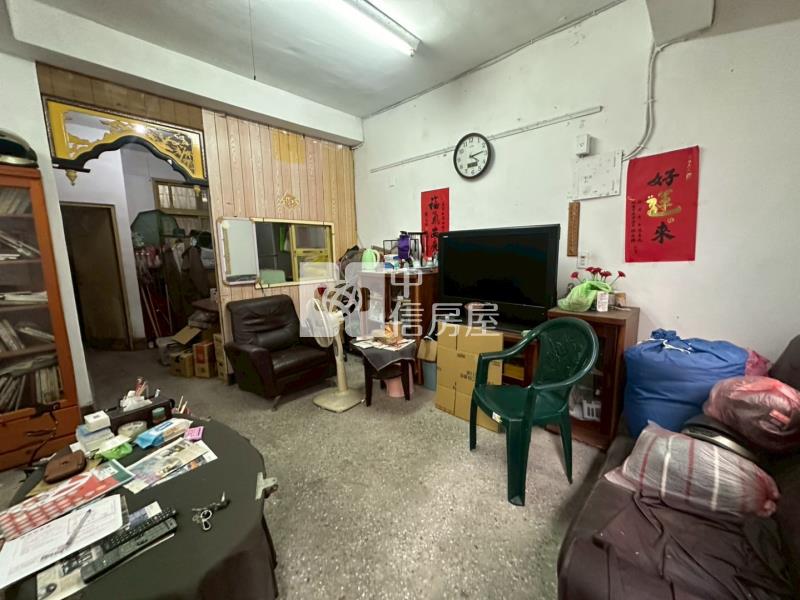 近忠貞國小低總價邊間透天房屋室內格局與周邊環境