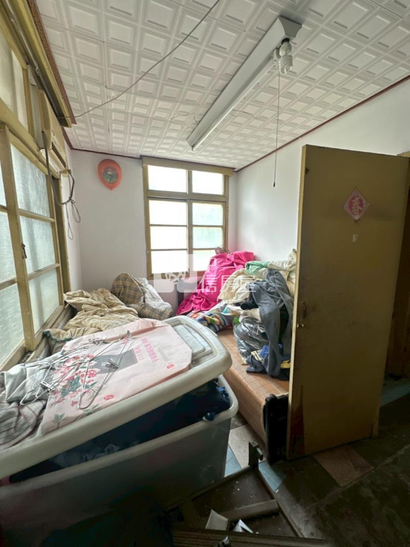 近忠貞國小低總價邊間透天房屋室內格局與周邊環境