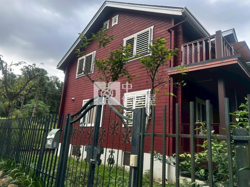 交流道旁歐風稀有渡假木屋房屋室內格局與周邊環境