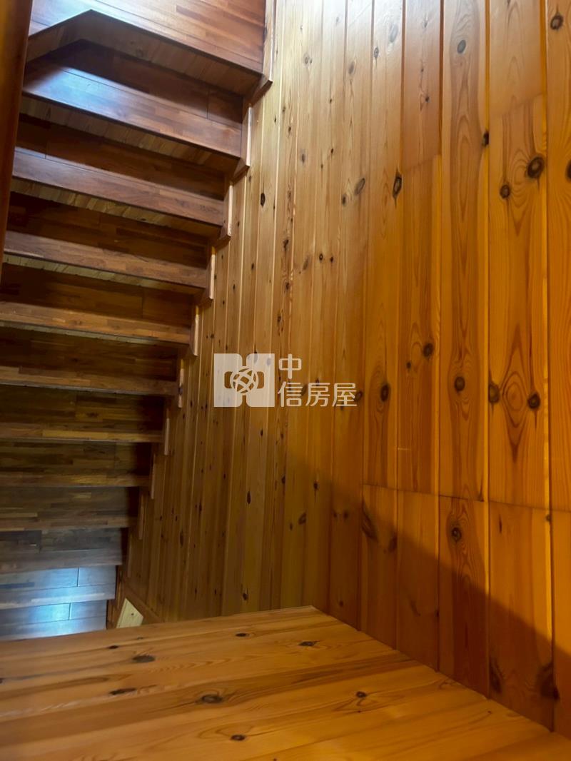 交流道旁歐風稀有渡假木屋房屋室內格局與周邊環境