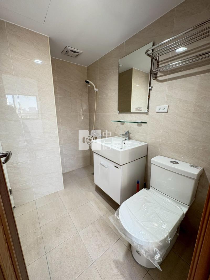 中山醫震後完工美兩房附休旅車位房屋室內格局與周邊環境