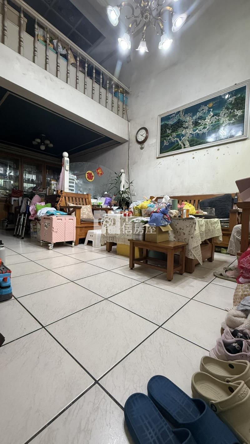 文化商圈挑高雙車位別墅房屋室內格局與周邊環境