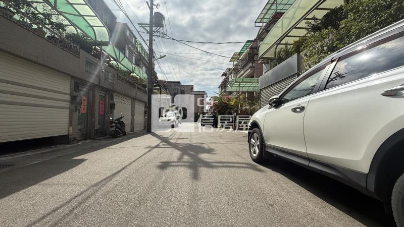 文化商圈挑高雙車位別墅房屋室內格局與周邊環境