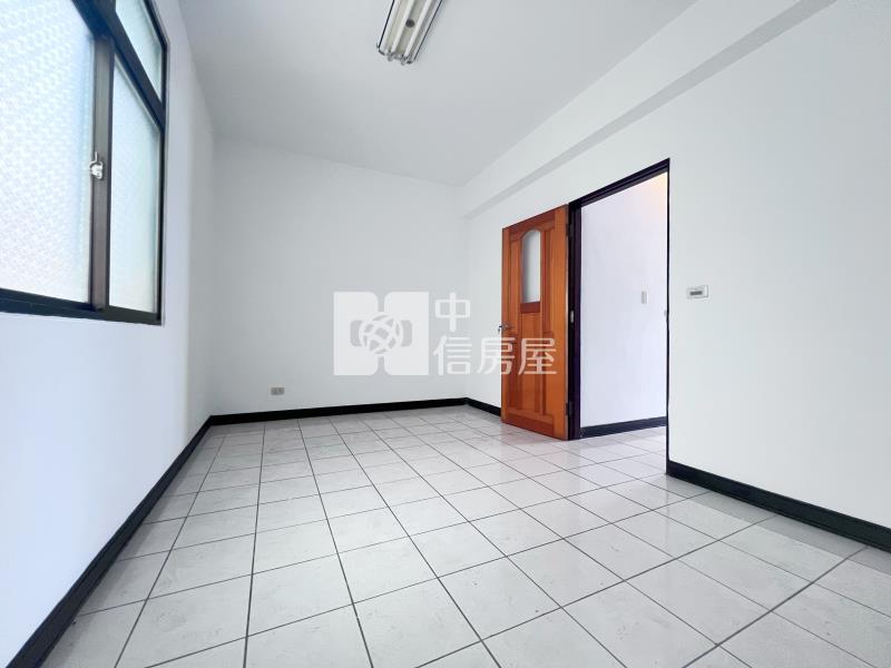 大里立仁商圈活路別墅房屋室內格局與周邊環境