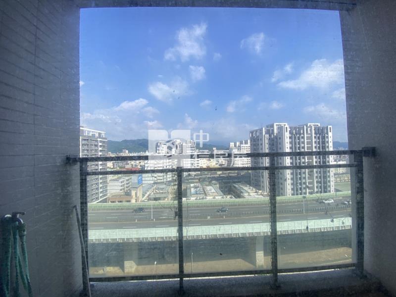 近74高樓視野戶三房雙平車房屋室內格局與周邊環境