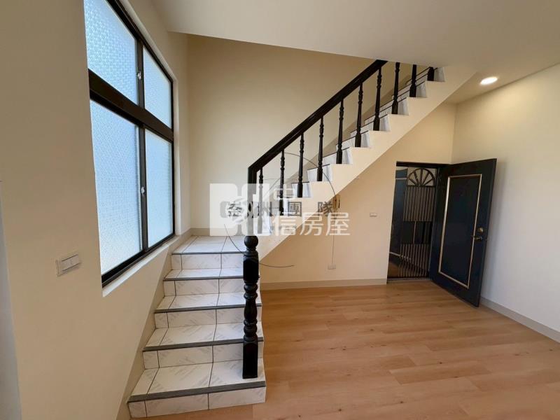 稀有日內瓦社區3-4樓公寓房屋室內格局與周邊環境