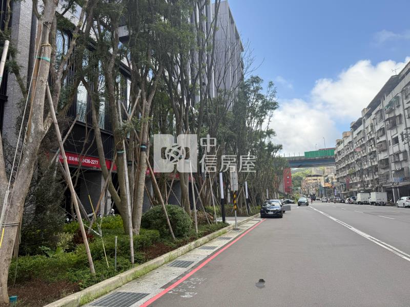 新橫濱2金賞店面房屋室內格局與周邊環境