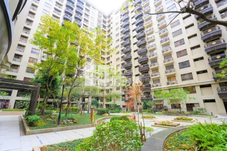 藝文特區未來捷運陽台大套房+平面車位房屋室內格局與周邊環境