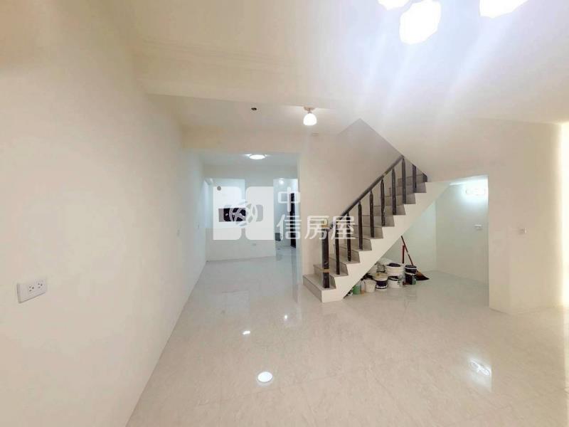 中壢體育園區南亞透天房屋室內格局與周邊環境