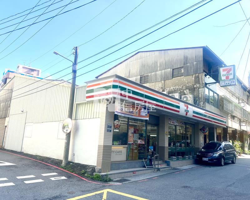 軍功商圈電梯三房平車房屋室內格局與周邊環境