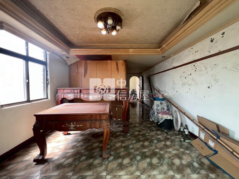 龍潭近市區邊間透天房屋室內格局與周邊環境