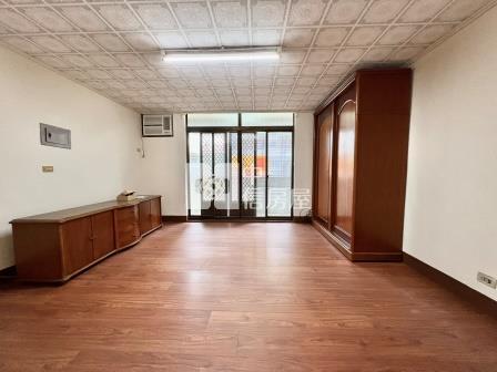 屏東房屋-崇蘭幸福車庫透天房屋室內格局與周邊環境
