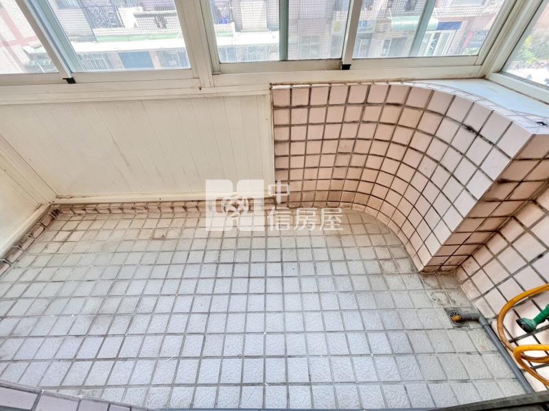 薪家坡3+1房低樓層美宅房屋室內格局與周邊環境