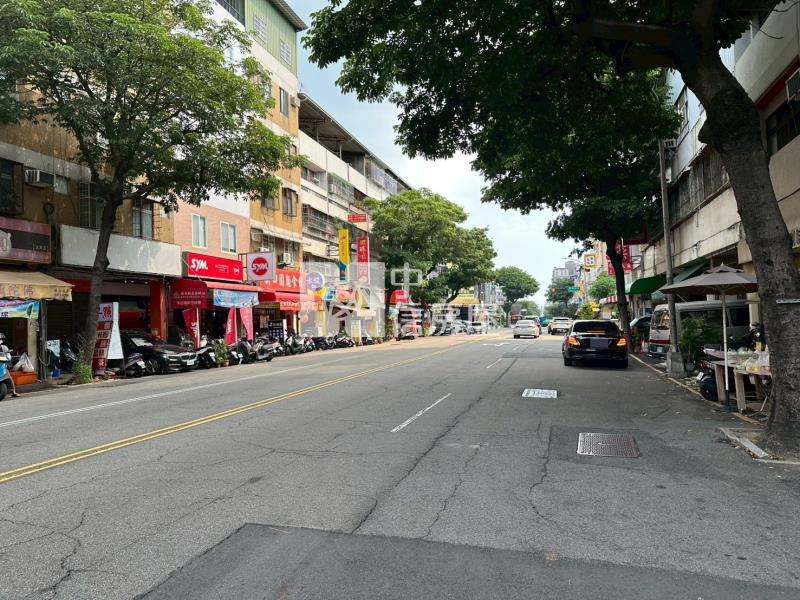 南屯東興路三角窗角店房屋室內格局與周邊環境