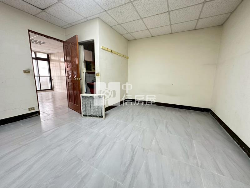 南屯東興路三角窗角店房屋室內格局與周邊環境
