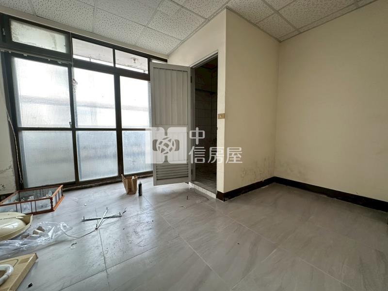 南屯東興路三角窗角店房屋室內格局與周邊環境