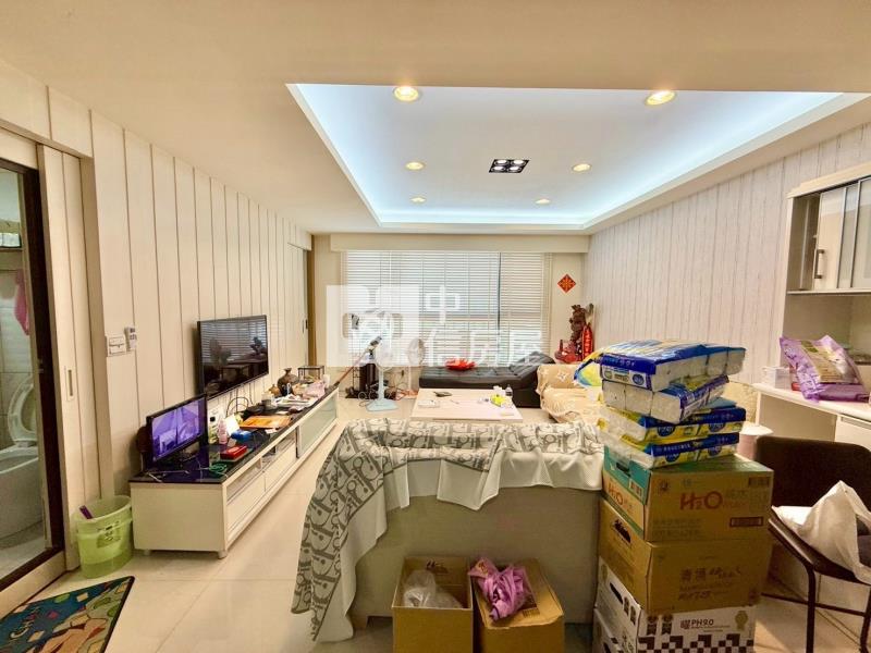 近14期輕屋齡大面寬雙車別墅房屋室內格局與周邊環境