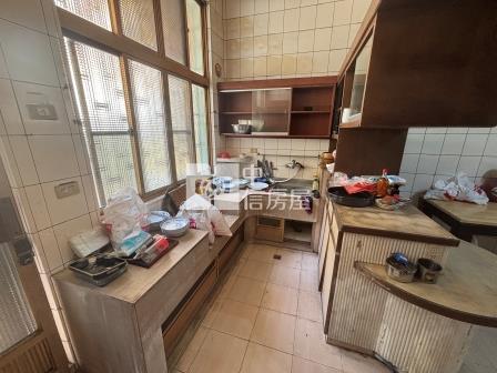 屏東房屋-華山街10米路透天房屋室內格局與周邊環境