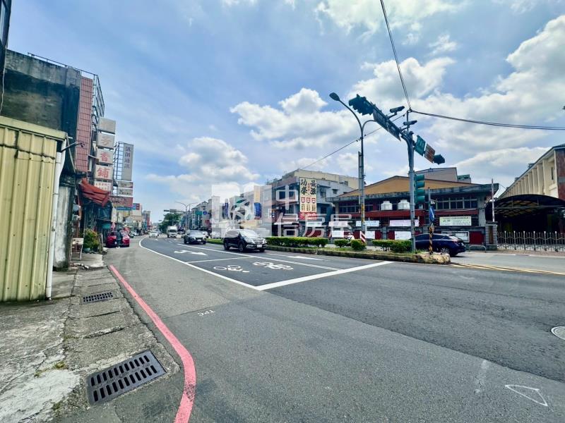 平鎮國民運動中心透天(店面)房屋室內格局與周邊環境