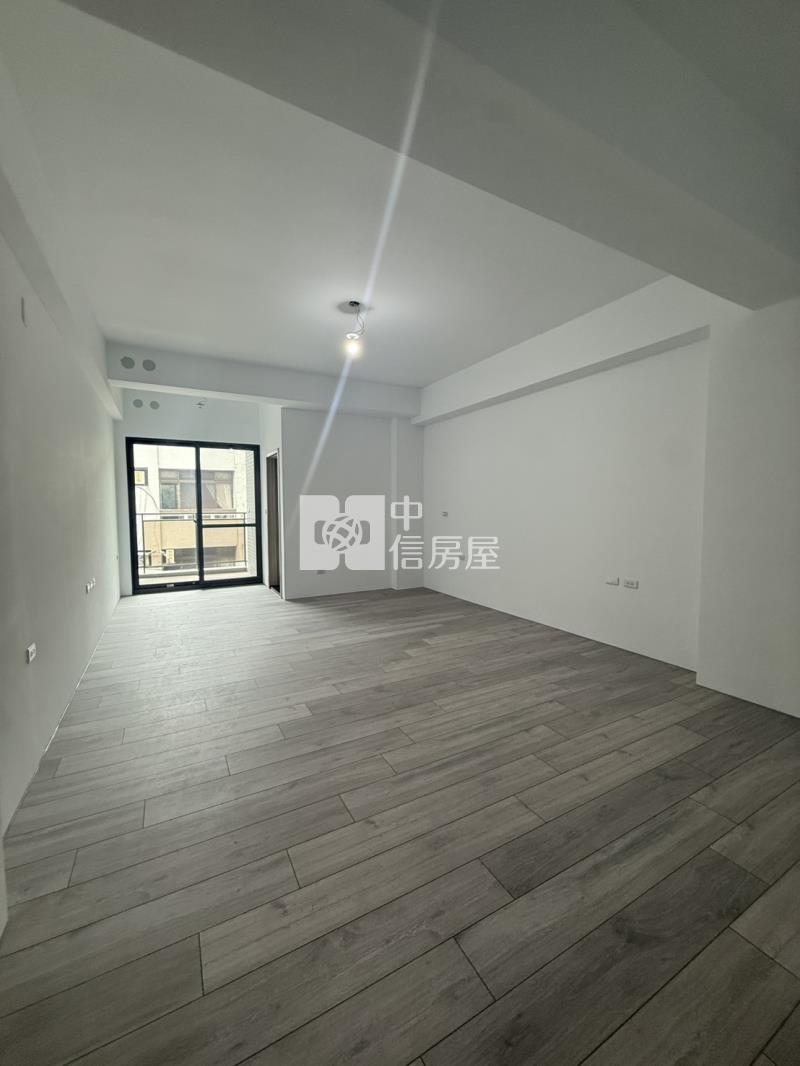 西區近南屯全新雙車臨路電梯別墅房屋室內格局與周邊環境