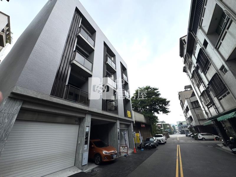 西區近南屯全新雙車臨路電梯別墅房屋室內格局與周邊環境