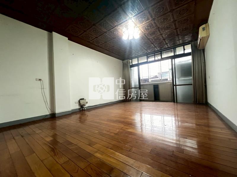 崇德商圈11期旁車庫別墅房屋室內格局與周邊環境