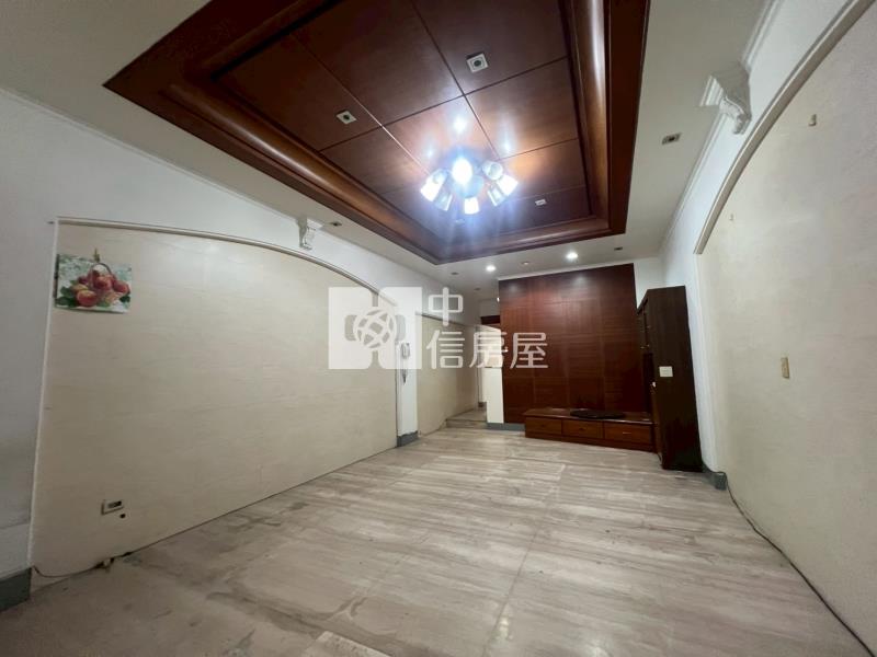 崇德商圈11期旁車庫別墅房屋室內格局與周邊環境