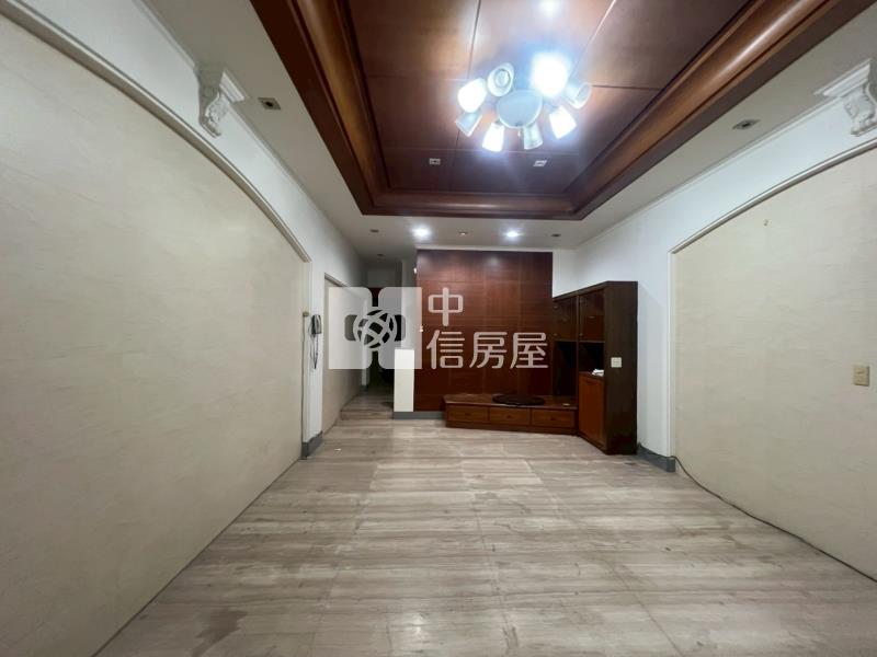 崇德商圈11期旁車庫別墅房屋室內格局與周邊環境