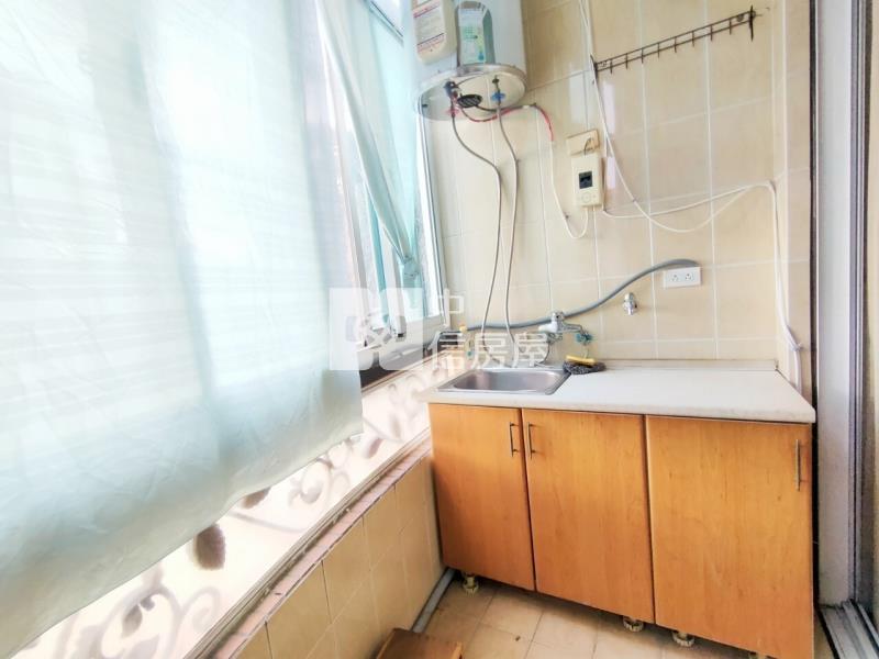 桃園縣府LV1+1房車房屋室內格局與周邊環境