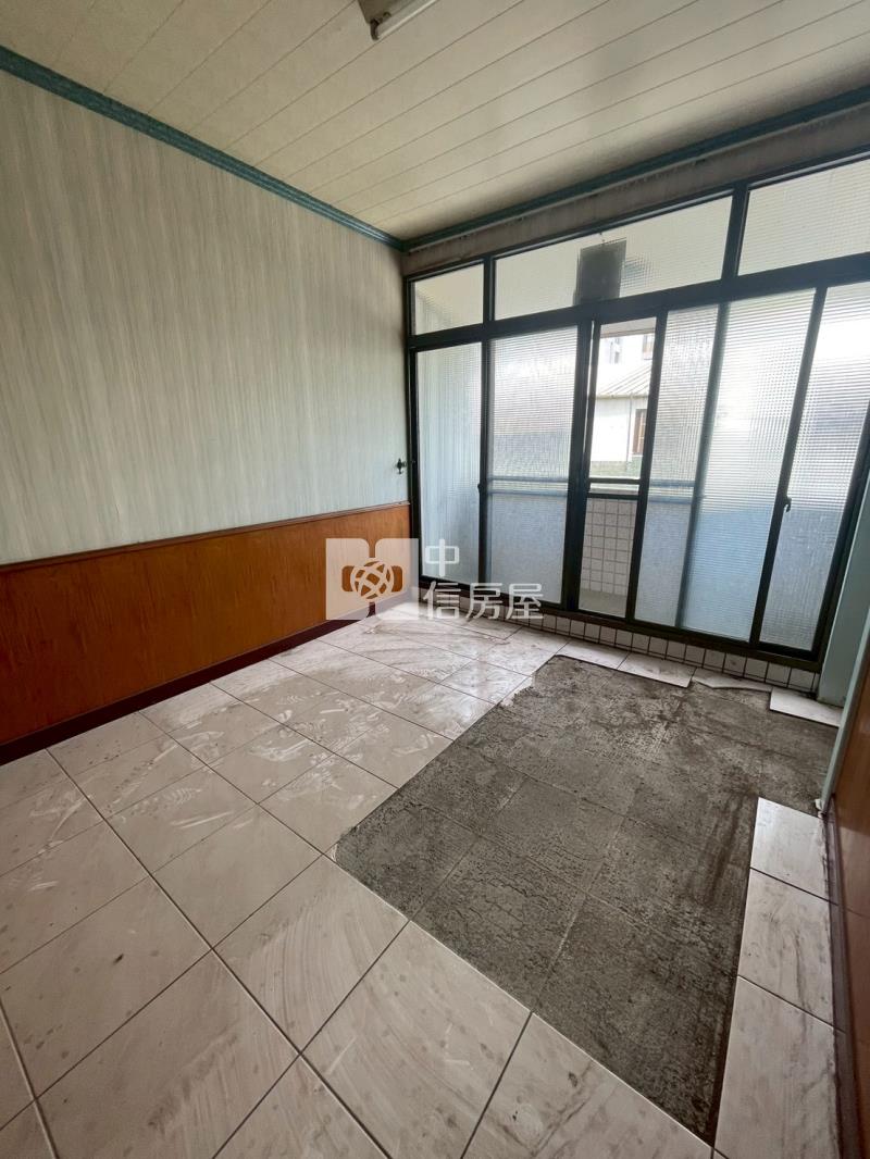 西平路孝親房透天房屋室內格局與周邊環境