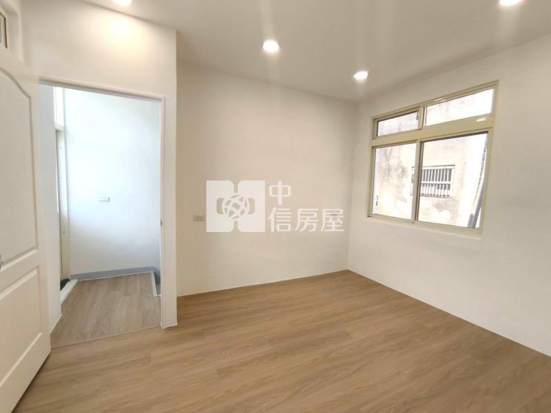 【新世紀】華隆街整新邊間透天房屋室內格局與周邊環境