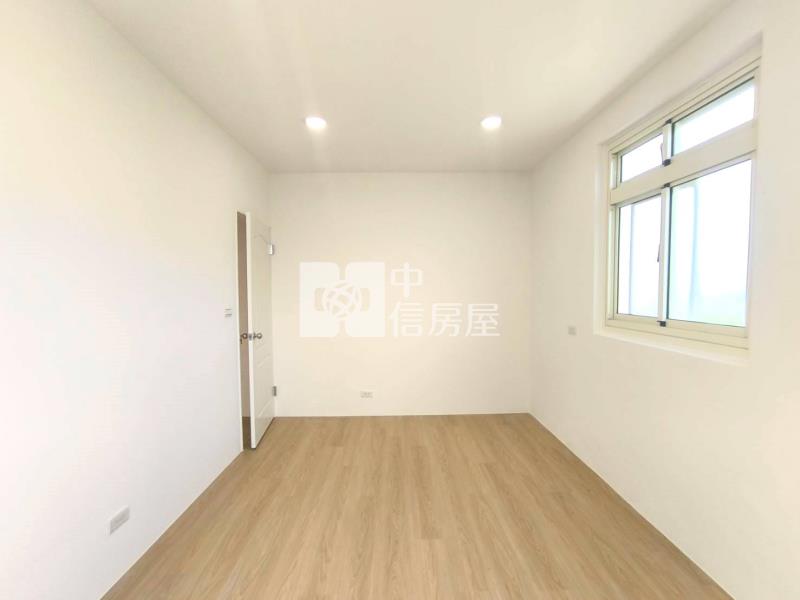 【新世紀】華隆街整新邊間透天房屋室內格局與周邊環境