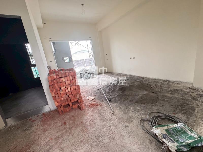 商60旁全新輕奢電梯別墅房屋室內格局與周邊環境