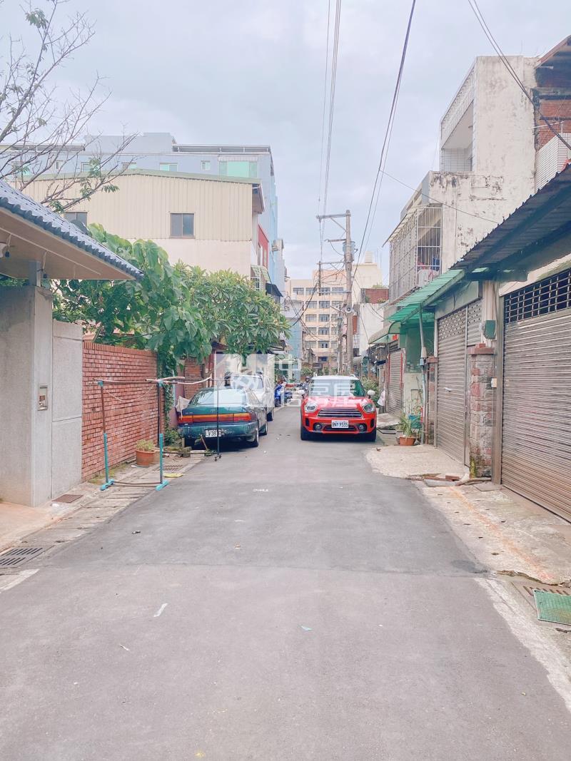 近龍岡萬坪公園~方正住宅區建地房屋室內格局與周邊環境