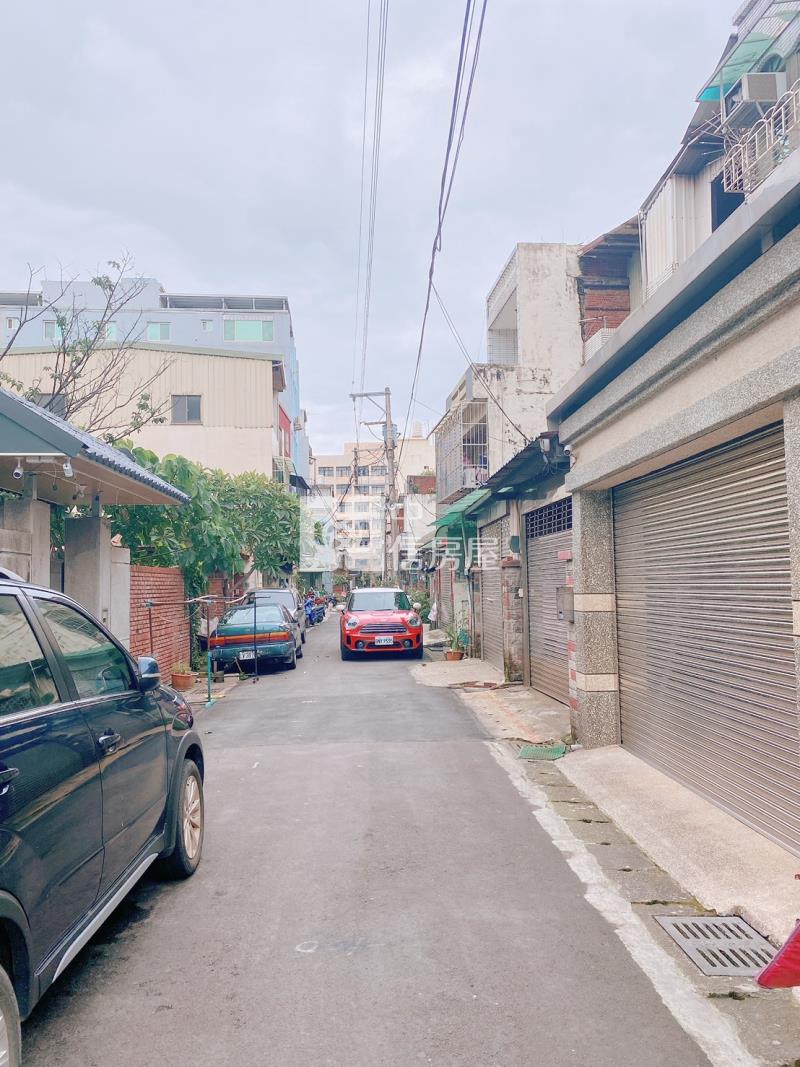近龍岡萬坪公園~方正住宅區建地房屋室內格局與周邊環境