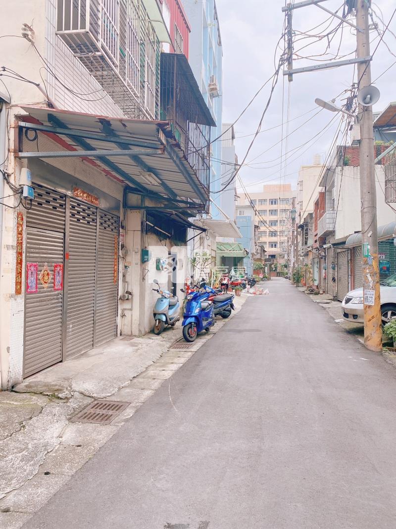 近龍岡萬坪公園~方正住宅區建地房屋室內格局與周邊環境