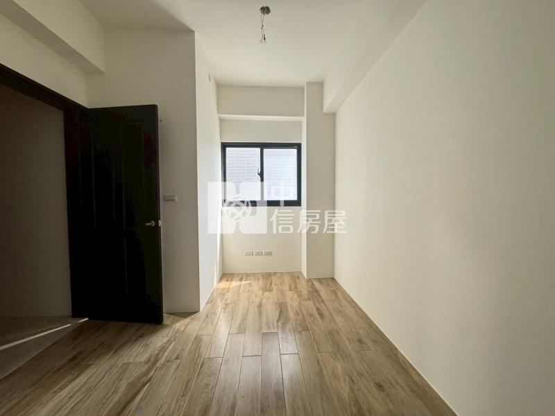 十期三字頭全新電梯別墅A房屋室內格局與周邊環境
